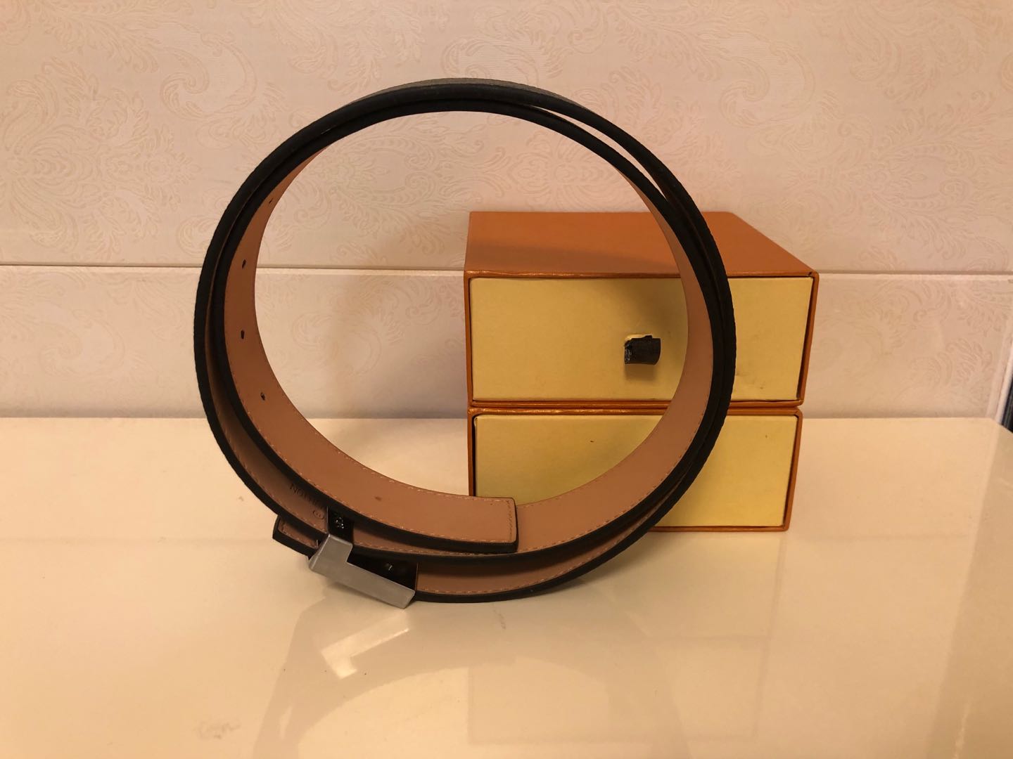 Hot Fashion Man Woman Belt Leather Belts 3 Color Smooth Buckle Belt Width 38mm Hot Sale Top Quality with Box
Hot Fashion Man Woman Belt Leather Belts 3 Color Smooth Buckle Belt Width 38mm Hot Sale Top Quality with Box