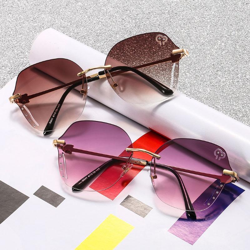 CHIC Purple Frameless Fashion Sunglasses Women Brand Designer Polygon Diamond Sunglasses Vintage Hexagon Metal Frame Shades1
CHIC Purple Frameless Fashion Sunglasses Women Brand Designer Polygon Diamond Sunglasses Vintage Hexagon Metal Frame Shades1