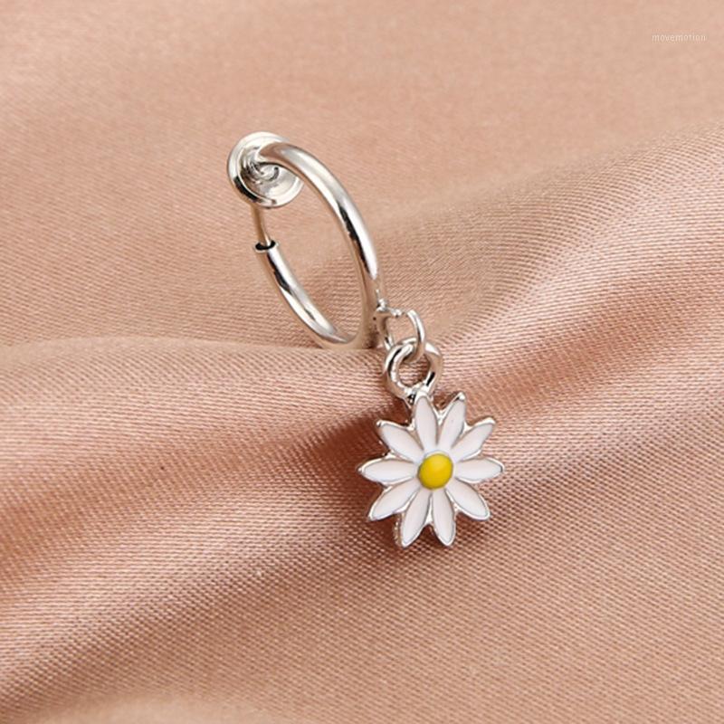 Daisy Fake hoop earring stainless steel without piercing no hole G-Dragon korean style earring for men women punk hip-hop 20201
Daisy Fake hoop earring stainless steel without piercing no hole G-Dragon korean style earring for men women punk hip-hop 20201