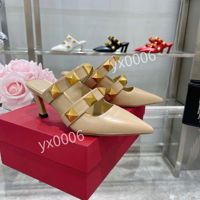 2022 High quality shoes casual leather social 35-42 luxury driving brand adult dress designer loafers embroidery fashion for men yh211228, Choose the color
2022 High quality shoes casual leather social 35-42 luxury driving brand adult dress designer loafers embroidery fashion for men yh211228, Choose the color