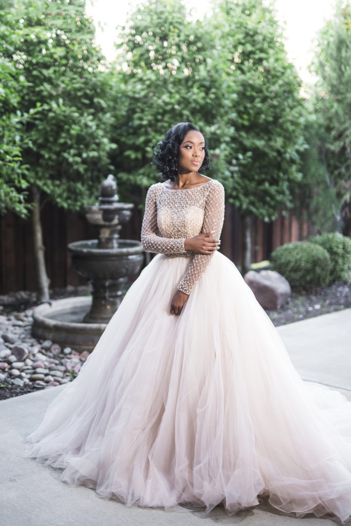 2021 Gorgeous African Backless Wedding Dresses A Line Long Sleeves Pearls Beads Puffy Bridal Formal Dress Garden Country Wedding Gowns