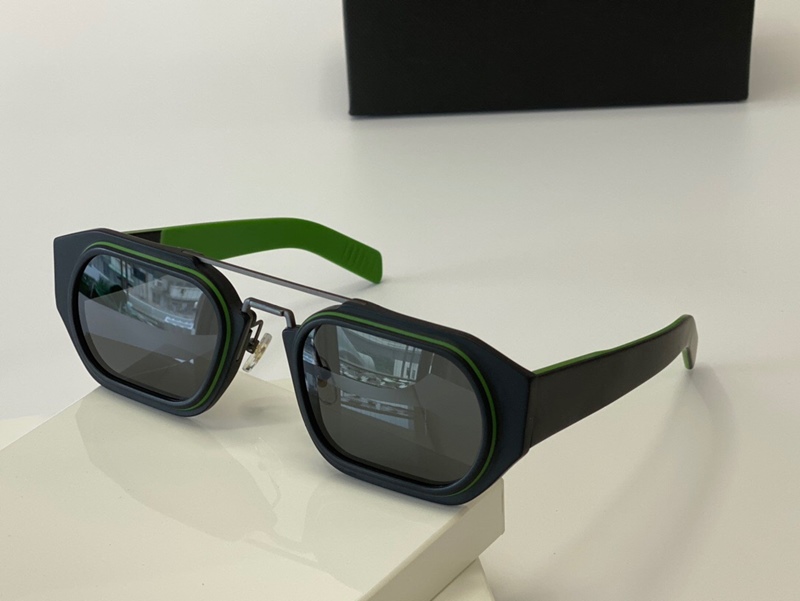New popular fashion 01 sunglasses plate with metal Octagon frame trend fashion style bee series top quality SPR01WS come with case
New popular fashion 01 sunglasses plate with metal Octagon frame trend fashion style bee series top quality SPR01WS come with case