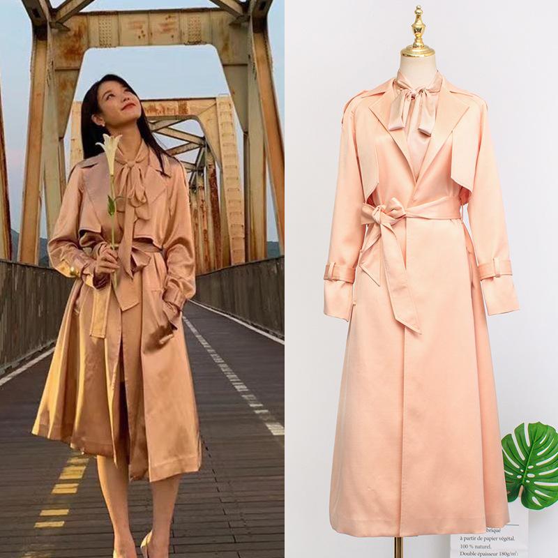 Korean IU DEL Hotel Long Trench Coat Female Fashion Women' Raincoat 2020 Autumn Women Windbreaker Woman Clothes Shirt moda feminina
Korean IU DEL Hotel Long Trench Coat Female Fashion Women' Raincoat 2020 Autumn Women Windbreaker Woman Clothes Shirt moda feminina