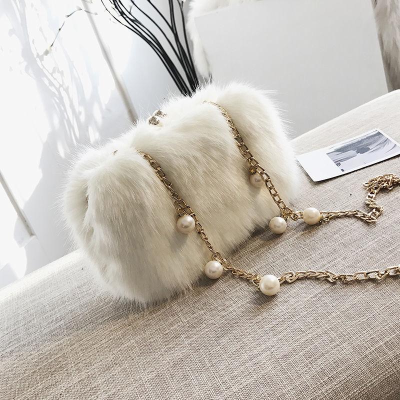 Plush bag women's 2021 new fashion chic chain hand bag Korean small square versatile One Shoulder Messenger, Black
Plush bag women's 2021 new fashion chic chain hand bag Korean small square versatile One Shoulder Messenger, Black