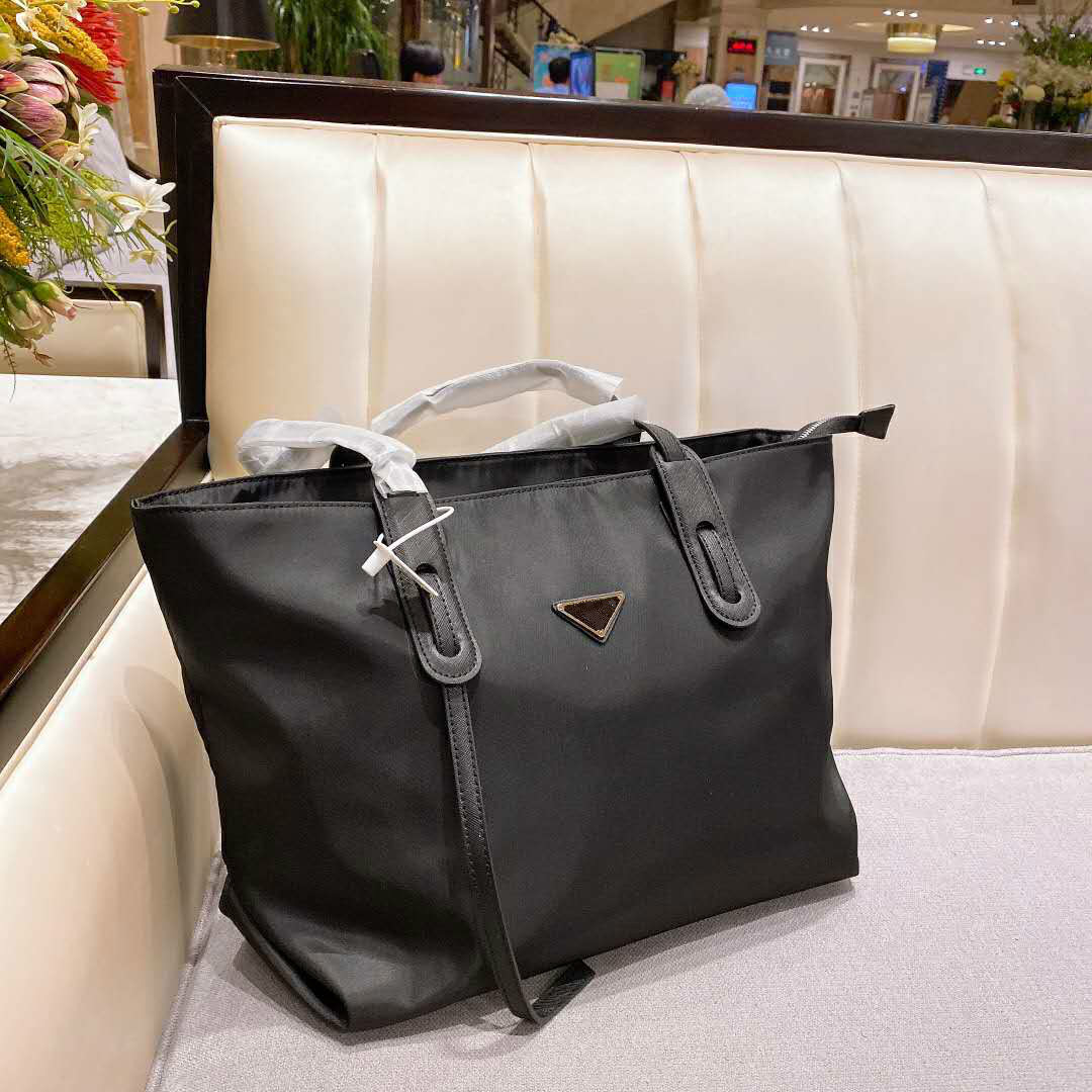 Women Designer's Crossbody Bags Composite Casual Handbags Black with Inside Outside Pockets Large Capacity PD20092202
Women Designer's Crossbody Bags Composite Casual Handbags Black with Inside Outside Pockets Large Capacity PD20092202