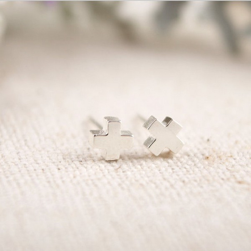 Fashion Small Crosses Ear Studs Environmental Protection Material Gold Silver Rose Three Color Optional Suitable for Men And Women
Fashion Small Crosses Ear Studs Environmental Protection Material Gold Silver Rose Three Color Optional Suitable for Men And Women