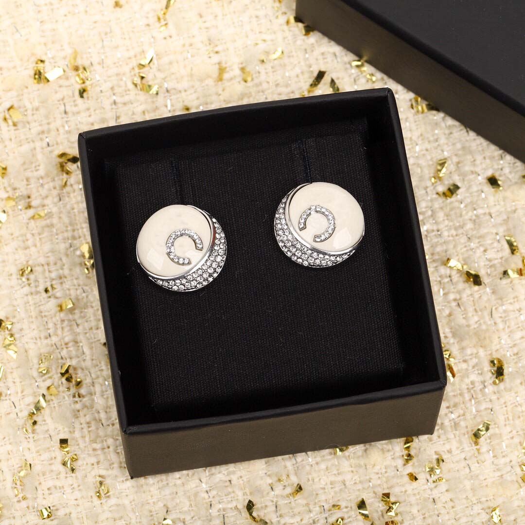 2022 Luxury quality Charm dangle stud earring with diamonds in silver color for women wedding jewelr gift have box stamp PS7155
2022 Luxury quality Charm dangle stud earring with diamonds in silver color for women wedding jewelr gift have box stamp PS7155