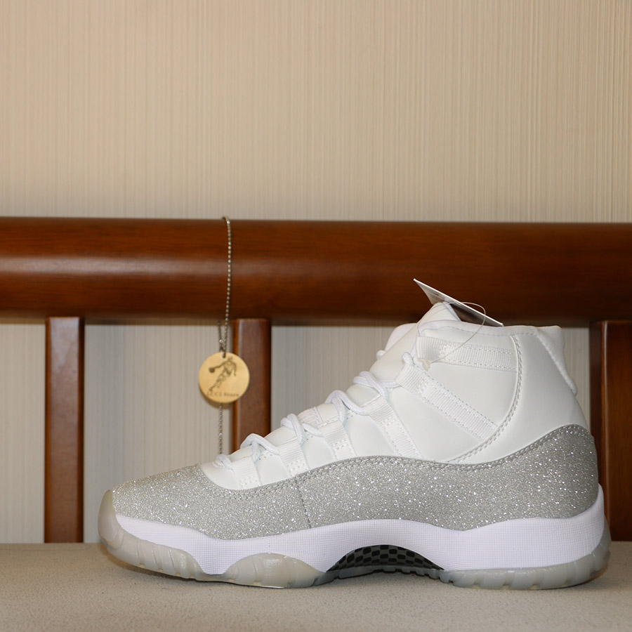 Mens 11 Basketball Shoes 11s Women Metallic Silver Space Concord Columbia Bred Jam Defining Moments Countdown Gamma Blue Legend Sneakers, Shown
Mens 11 Basketball Shoes 11s Women Metallic Silver Space Concord Columbia Bred Jam Defining Moments Countdown Gamma Blue Legend Sneakers, Shown