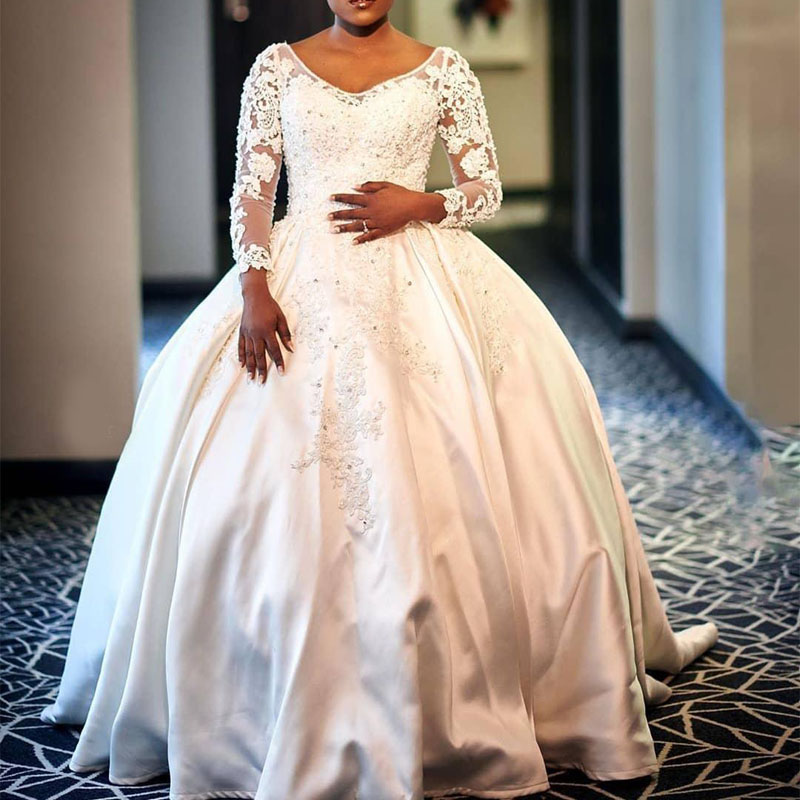 Princess Plus Size Arabic Aso Ebi Lace Beaded Vintage Wedding Dresses Deep V-neck Bridal Dresses Long Sleeves Wedding Gowns