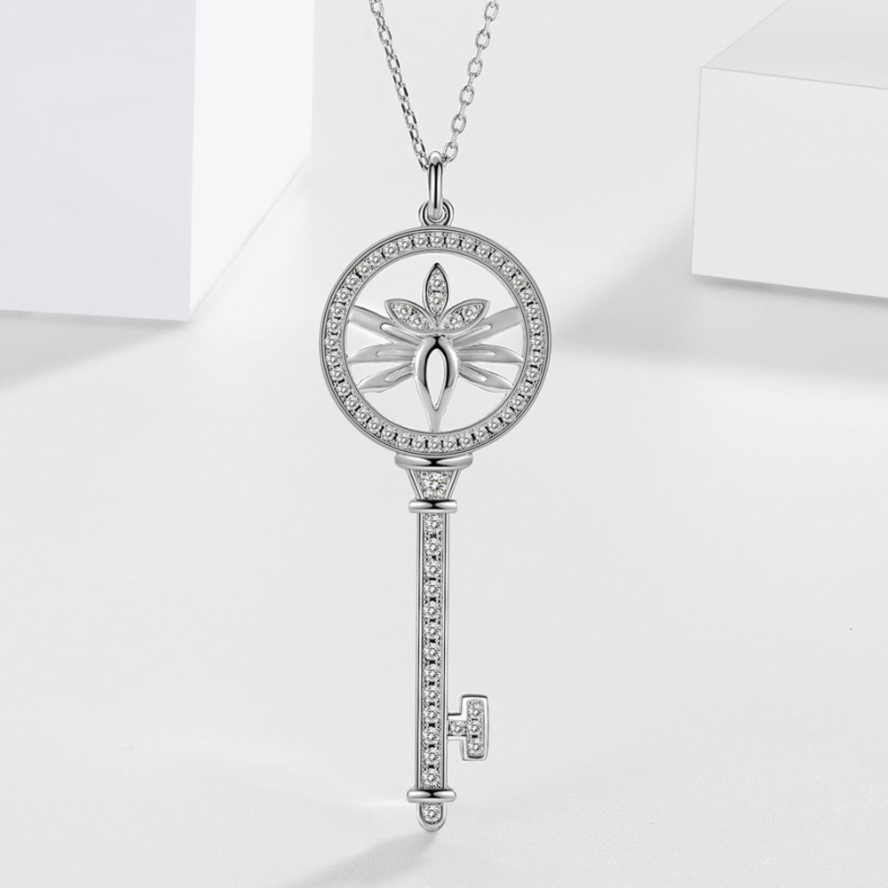 Luxurys Designers Fashion Dz109 new micro key female pendant opens heart Daisy Pendant Gift Accessories
Luxurys Designers Fashion Dz109 new micro key female pendant opens heart Daisy Pendant Gift Accessories