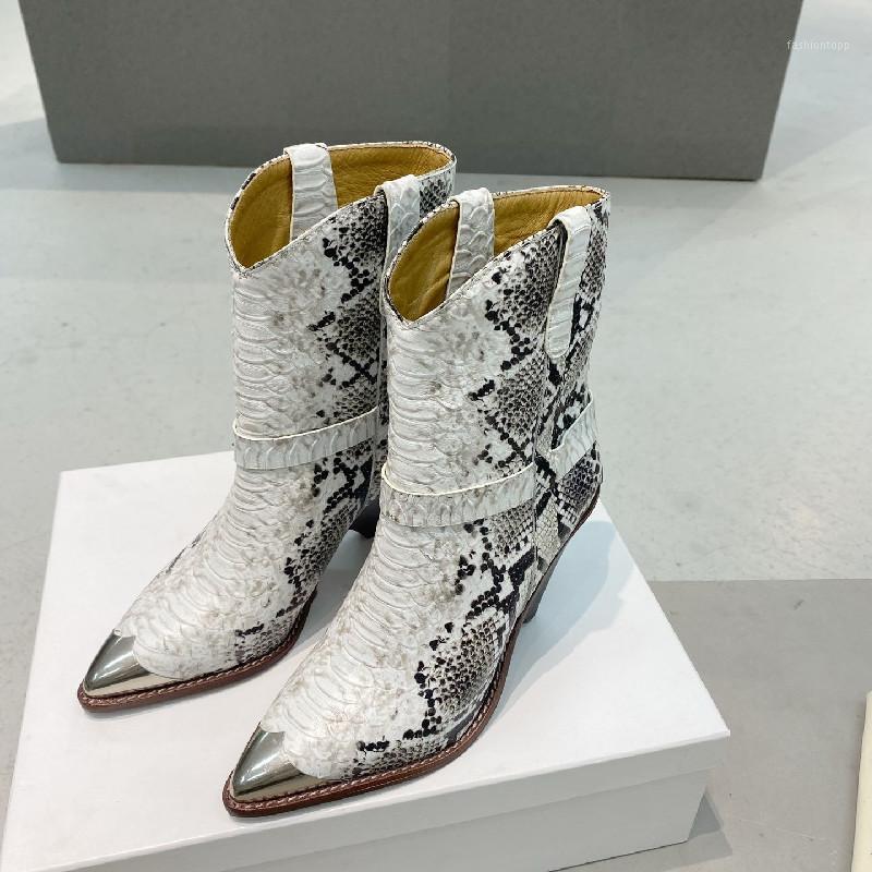 Fashion suede Low heels Woman boots Popular Genuine Leather Pointed toe Woman boots plush Patent Leather1, Black 
Fashion suede Low heels Woman boots Popular Genuine Leather Pointed toe Woman boots plush Patent Leather1, Black