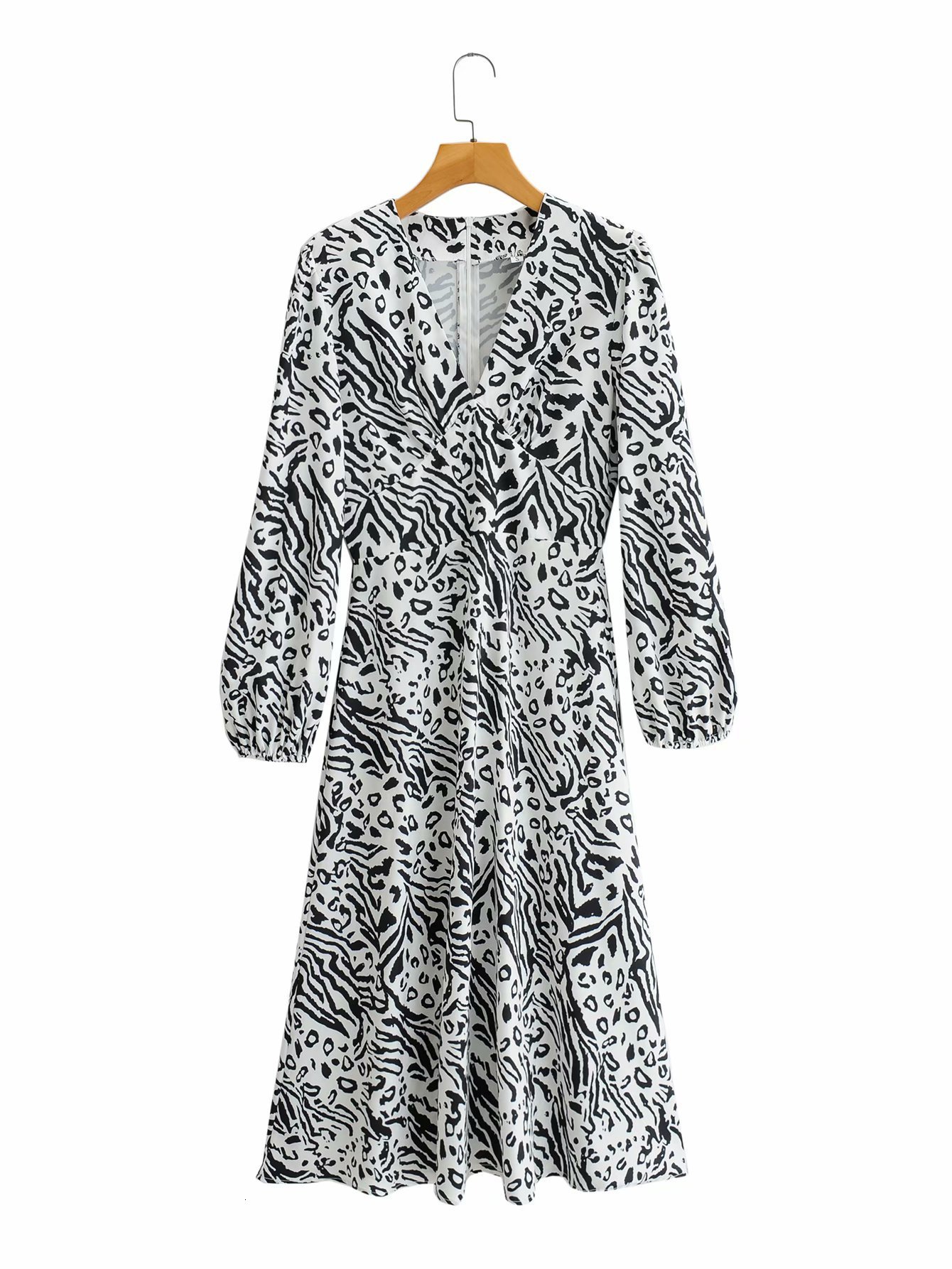 2021 New Fall 1092 Europe and the United States' Long-sleeved V-neck Printing Factory Direct Wholesale Es J0mf, See chart
2021 New Fall 1092 Europe and the United States' Long-sleeved V-neck Printing Factory Direct Wholesale Es J0mf, See chart