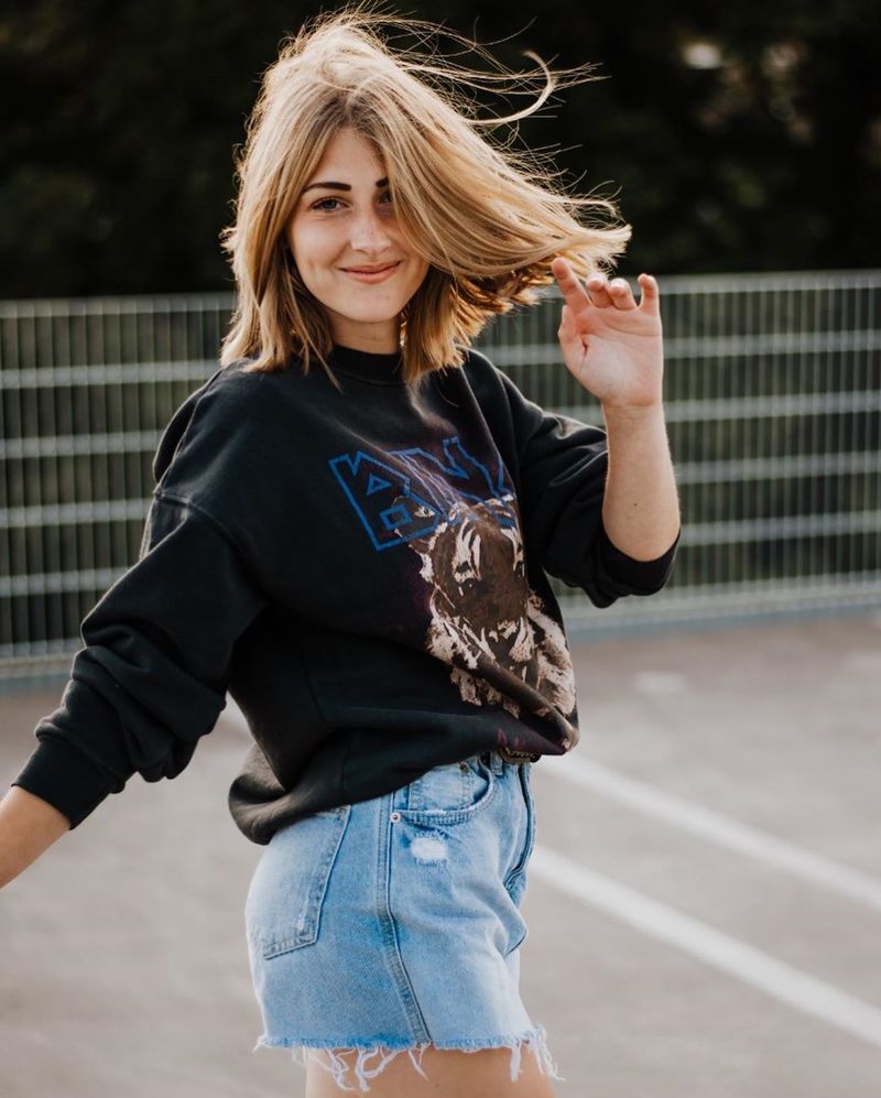 Women's Hoodies & Sweatshirts Black Stylish Roaring Tiger Vintage Letter Print Autumn Winter Loose Pullover Girls Sweatshirt 201007