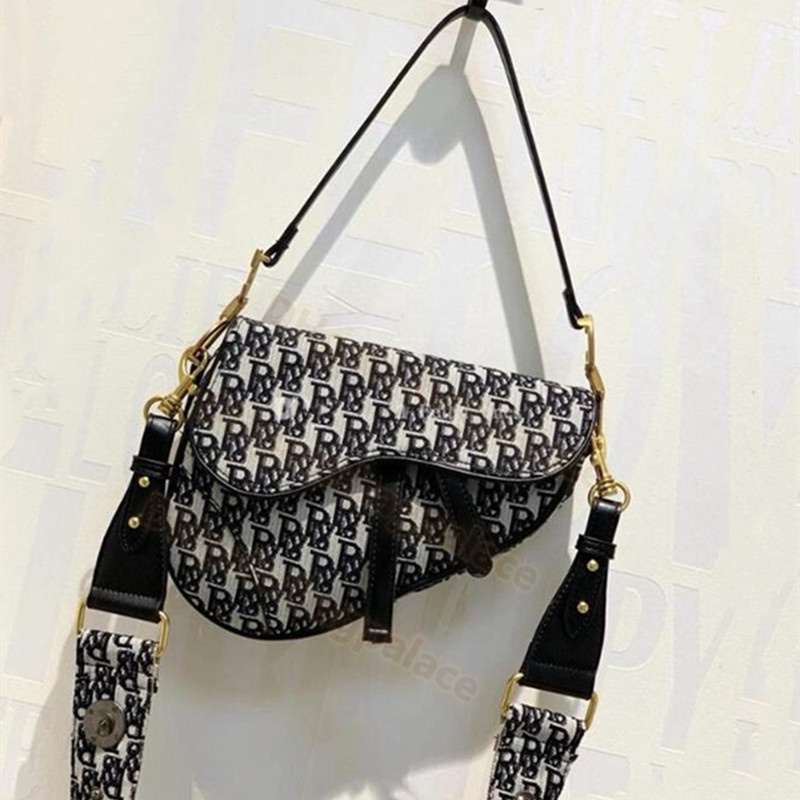 Luxury Designers Shoulder Bags High Quality Luxurys Women Handbags Fashion Bag Party Handbag Purse Girlfriend Gift Two Size Black Pink White, No bags
Luxury Designers Shoulder Bags High Quality Luxurys Women Handbags Fashion Bag Party Handbag Purse Girlfriend Gift Two Size Black Pink White, No bags
