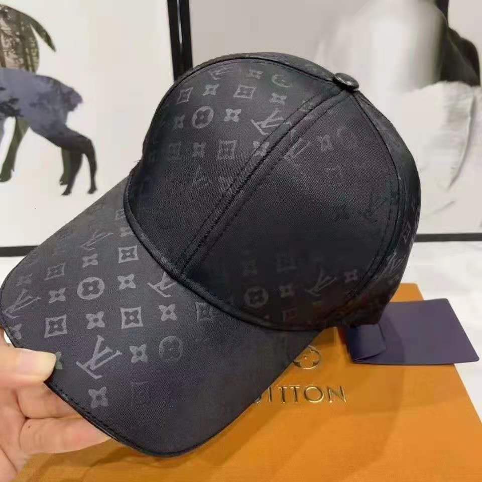 Autumn and winter light plate embossed letter full print cap men's simple and versatile Street baseball cap women's sunshade cap Designer YC, Khaki
Autumn and winter light plate embossed letter full print cap men's simple and versatile Street baseball cap women's sunshade cap Designer YC, Khaki