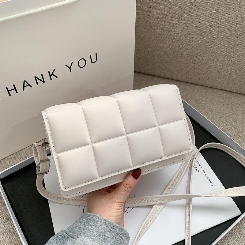Women's bag new 2021 bag women's literature and art single shoulder niche design messenger trend, Beige
Women's bag new 2021 bag women's literature and art single shoulder niche design messenger trend, Beige