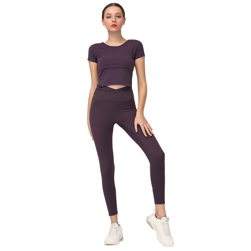 2 Piece Set Women Sportwear Fitness Clothing Yoga Wear Gym Suit Women Nylon Jogging Femme Sport T-Shirt and Leggings Workout Set, Black shirt
2 Piece Set Women Sportwear Fitness Clothing Yoga Wear Gym Suit Women Nylon Jogging Femme Sport T-Shirt and Leggings Workout Set, Black shirt