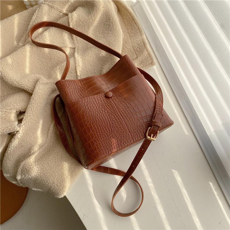 Bucket bags 2021 new winter shoulder bag large capacity women's bag messenger, Black
Bucket bags 2021 new winter shoulder bag large capacity women's bag messenger, Black