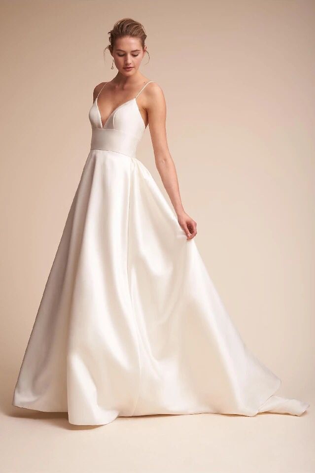 Simples Spaghetti Straps A Line Wedding Dress With Pockets 2022 Ivory Satin Long Beach Bridal Gowns Sexy Backless V-Neck Bride Wedding Dresses 2022