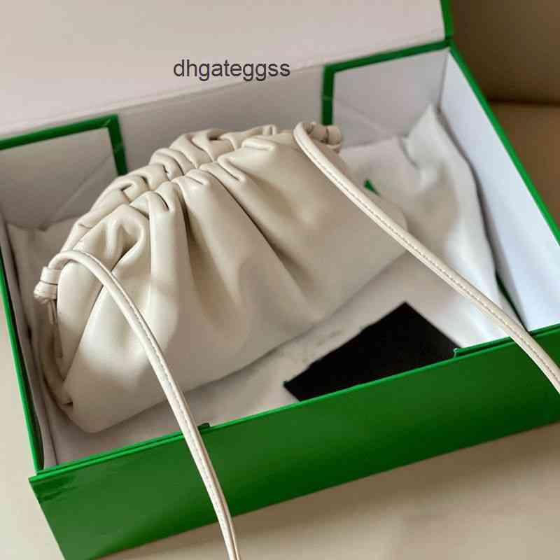 wholesale venetas handbags bottegas pouch jodie shoulder crossbody totes leather 2022 divani cloud women New Leather underarm one slanting c, Black small 21 x 15
wholesale venetas handbags bottegas pouch jodie shoulder crossbody totes leather 2022 divani cloud women New Leather underarm one slanting c, Black small 21 x 15