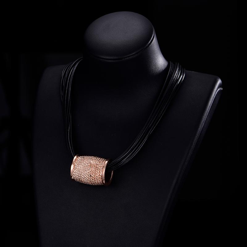 2021 Chokers Women Jewellery Choker Necklace Layered Short Genuine Leather Chain Statement Vintage Necklace Woman
2021 Chokers Women Jewellery Choker Necklace Layered Short Genuine Leather Chain Statement Vintage Necklace Woman