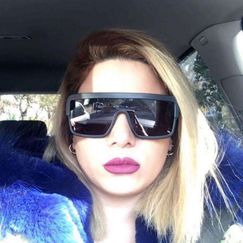 New Fashion Big Frame Square Sunglasses Women Brand Designer Hollow Sun Glasses Female Glass UV 400 Gafas 1052R
New Fashion Big Frame Square Sunglasses Women Brand Designer Hollow Sun Glasses Female Glass UV 400 Gafas 1052R