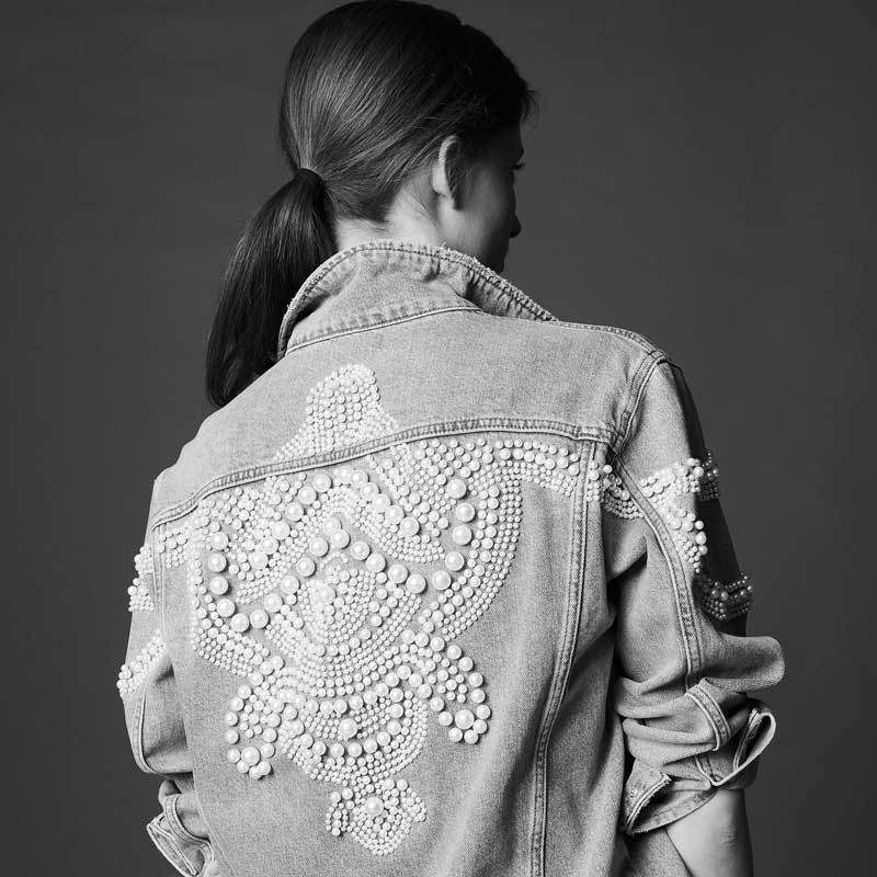 Pearls Embellished Denim Jacket for Women Light Blue Vintage Jacket Coat Bead Embroidery Autumn Winter Outwear 21114