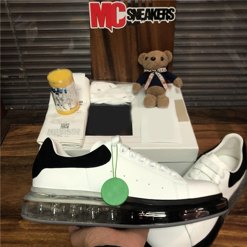 2020 New Top Quality Men Shoes Fashion Women Shoes Mens Leather Lace Up Platform Oversized Sole Sneakers White Black Casual Shoes With Box, Gift
2020 New Top Quality Men Shoes Fashion Women Shoes Mens Leather Lace Up Platform Oversized Sole Sneakers White Black Casual Shoes With Box, Gift