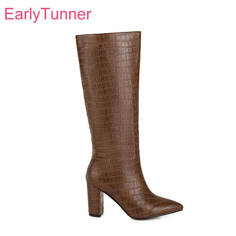 2020 Winter Brand New Fashion Brown Black Women Mid Calf Boots High Sqaure Heels Lady Riding Shoes Big Size 10 43 45 48
2020 Winter Brand New Fashion Brown Black Women Mid Calf Boots High Sqaure Heels Lady Riding Shoes Big Size 10 43 45 48