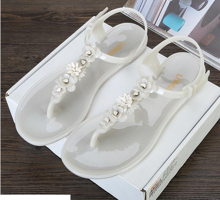 Hot Sale-Toe Plastic Sandals Summer Flat Foot Clip Feet Deduction Anti-skid Holiday Beach Slippers Europe and The United States