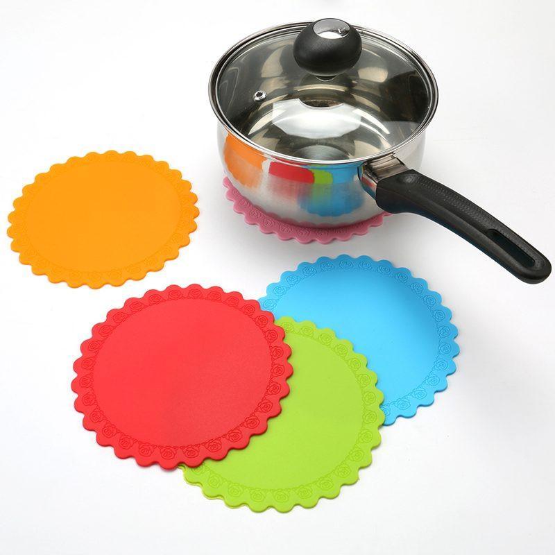 1 pc 14.3cm Round Non-Slip Heat Resistant Pot Holder Silicone Mat Kitchen Accessories Orange/Red/Blue/Green1
1 pc 14.3cm Round Non-Slip Heat Resistant Pot Holder Silicone Mat Kitchen Accessories Orange/Red/Blue/Green1