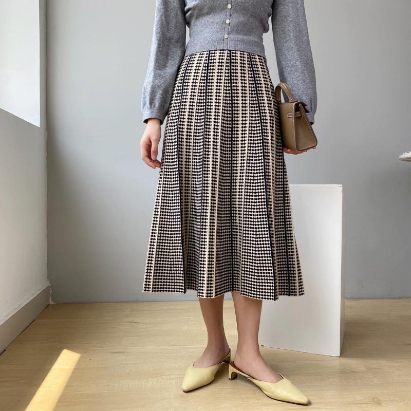 2020 Winter Slim Skirts Women High Waist A-Line Skirts Womens Fashion Kint Femme High Street Casual Stripe Skirt Outwear, Yellow
2020 Winter Slim Skirts Women High Waist A-Line Skirts Womens Fashion Kint Femme High Street Casual Stripe Skirt Outwear, Yellow