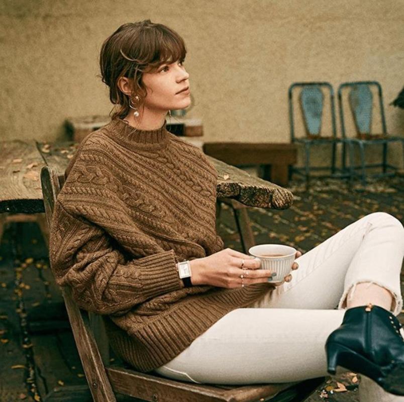 Autumn And Winter New Half High Neck Women's Sweater Twist Loose Thick Lazy Bottoming shirt brown blue white apric
Autumn And Winter New Half High Neck Women's Sweater Twist Loose Thick Lazy Bottoming shirt brown blue white apric