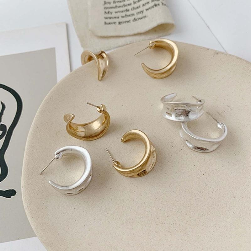 Retro Temperament Minimalist Earrings Geometric Semicircular Earrings for Women Gold Color Hoop Earring Jewelry
Retro Temperament Minimalist Earrings Geometric Semicircular Earrings for Women Gold Color Hoop Earring Jewelry