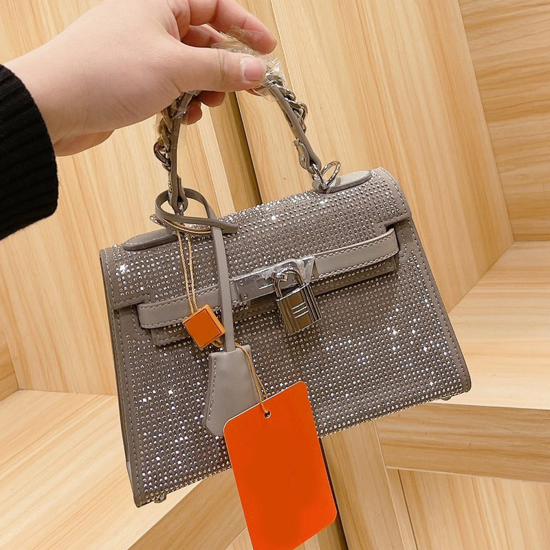 Hand Bags Women Messenger Bag Fashion Purse Full Drill Palmar Stria Cowhide Plain Hasp Diamante Dot Free Shipping With Box, Grey
Hand Bags Women Messenger Bag Fashion Purse Full Drill Palmar Stria Cowhide Plain Hasp Diamante Dot Free Shipping With Box, Grey