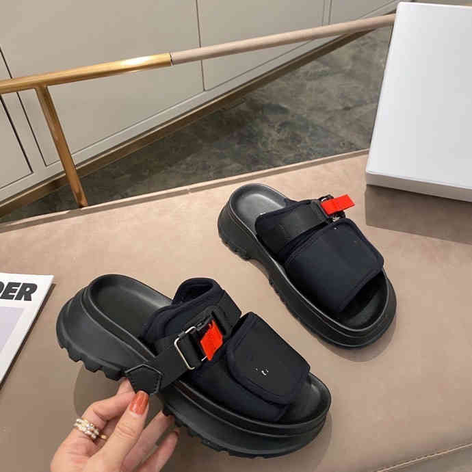 Sandals sandals slippers Classics slides Floral brocade Gear bottoms Flip Flops men women striped Beach causal slipper home yd0402 3HKN, 01
Sandals sandals slippers Classics slides Floral brocade Gear bottoms Flip Flops men women striped Beach causal slipper home yd0402 3HKN, 01