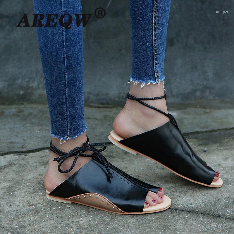 Large Size Sandals Women's New European And American Explosions Low Heel Ladies Gladiator Sandals Side Empty Women1
Large Size Sandals Women's New European And American Explosions Low Heel Ladies Gladiator Sandals Side Empty Women1