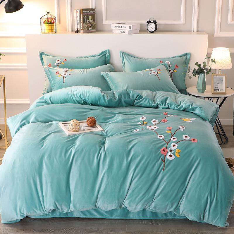 Crystal Velvet Bedding Set Duvet Cover Pillow Case Flat Bedclothes Set Plum Blossom Trees Warm Soft Fleece Fabric Bed Linen
Crystal Velvet Bedding Set Duvet Cover Pillow Case Flat Bedclothes Set Plum Blossom Trees Warm Soft Fleece Fabric Bed Linen