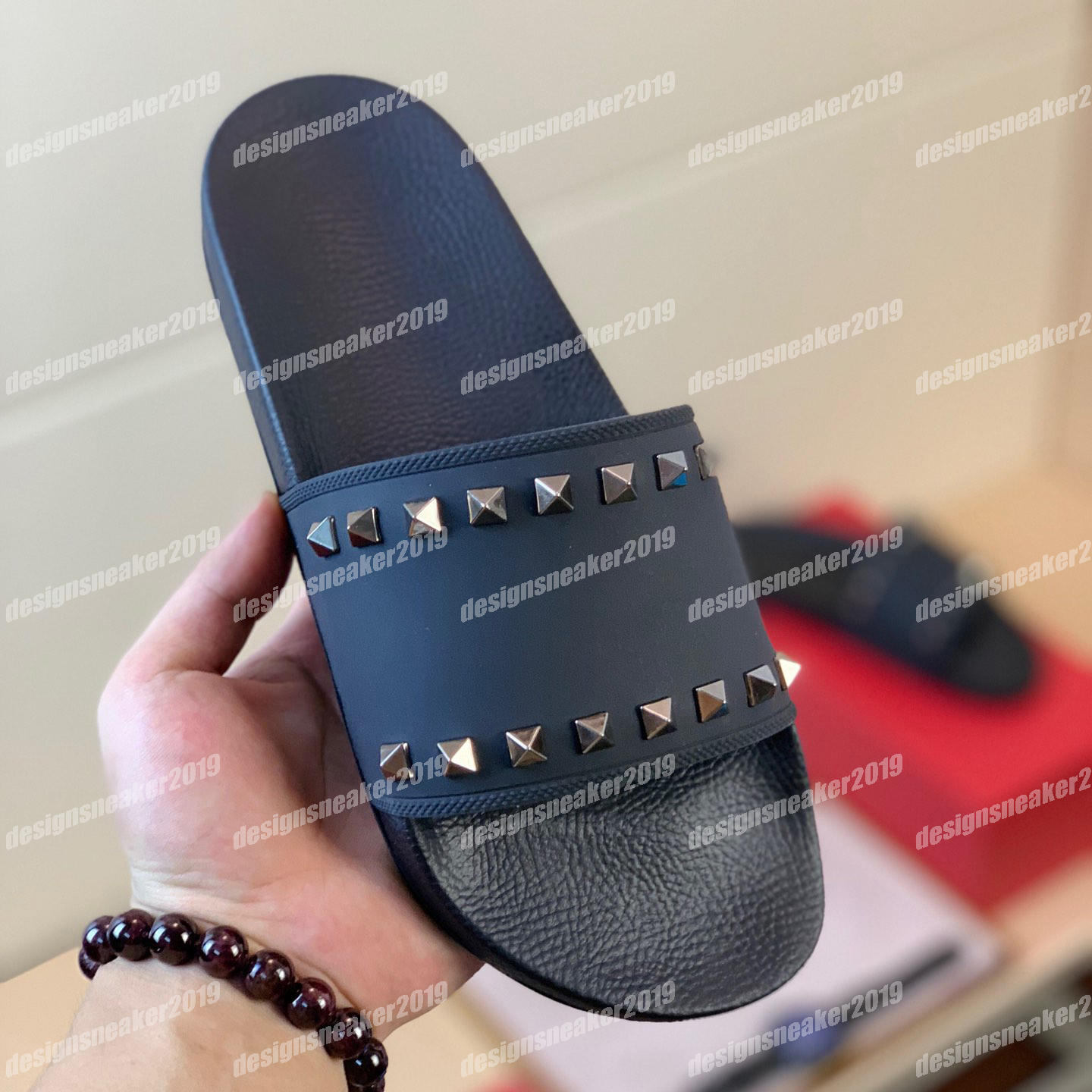 Men Women Slippers Rivet Spike Stud Slides Male Ladies Summer Beach Slipper Slides Leisure Leather Flip Flops 35-45, Black
Men Women Slippers Rivet Spike Stud Slides Male Ladies Summer Beach Slipper Slides Leisure Leather Flip Flops 35-45, Black