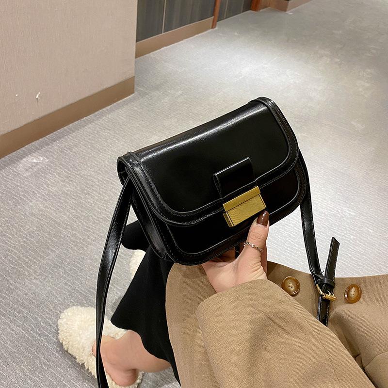 Fashion Messenger Small Square Bag Chain Pure Color Simplicity Small Soft Leather Handbag Women 2021 New Handbag and Purse, Black
Fashion Messenger Small Square Bag Chain Pure Color Simplicity Small Soft Leather Handbag Women 2021 New Handbag and Purse, Black