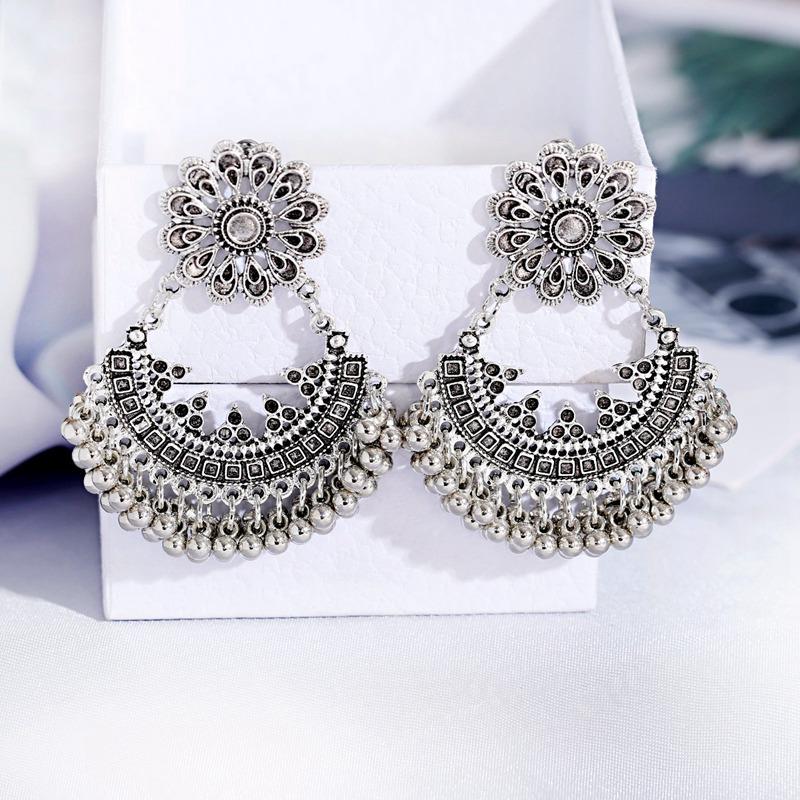 Classic Flower Silver Color Turkish Jhumka Earrings Women's Vintage Peacock Flower Beads Tassel Earrings Oorbellen
Classic Flower Silver Color Turkish Jhumka Earrings Women's Vintage Peacock Flower Beads Tassel Earrings Oorbellen