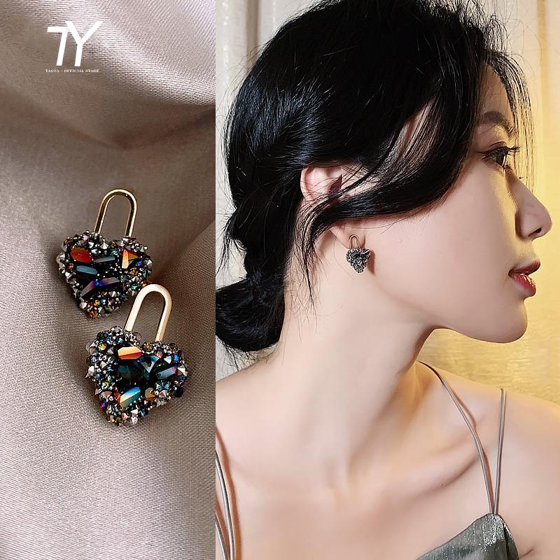 Stud 2021 High-end Illusion Crystal Peach Heart Earrings Fashion Korean Jewelry Sexy Party Female Student Accessories
Stud 2021 High-end Illusion Crystal Peach Heart Earrings Fashion Korean Jewelry Sexy Party Female Student Accessories
