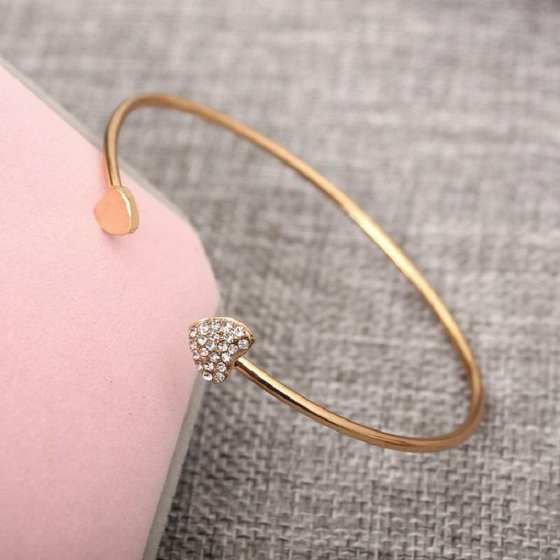 Fashion inlaid rhinestone love lady open bracelet 2020 new bohemian style trendy temperament jewelry wedding party gift
Fashion inlaid rhinestone love lady open bracelet 2020 new bohemian style trendy temperament jewelry wedding party gift