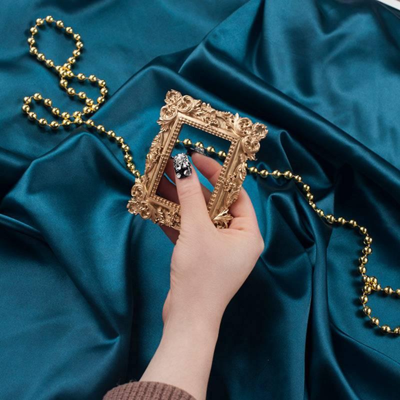 Golden Retro Photo Frame Ring Art Jewelry Decoration Home Decoration Photography Background Shooting Photo Props
Golden Retro Photo Frame Ring Art Jewelry Decoration Home Decoration Photography Background Shooting Photo Props