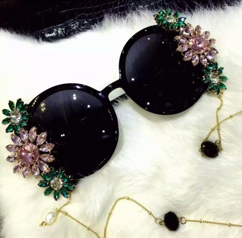 New 2020 Sunglasses Statement Women Jewelry Sun glasses Flower Decoration Vintage Shades
New 2020 Sunglasses Statement Women Jewelry Sun glasses Flower Decoration Vintage Shades