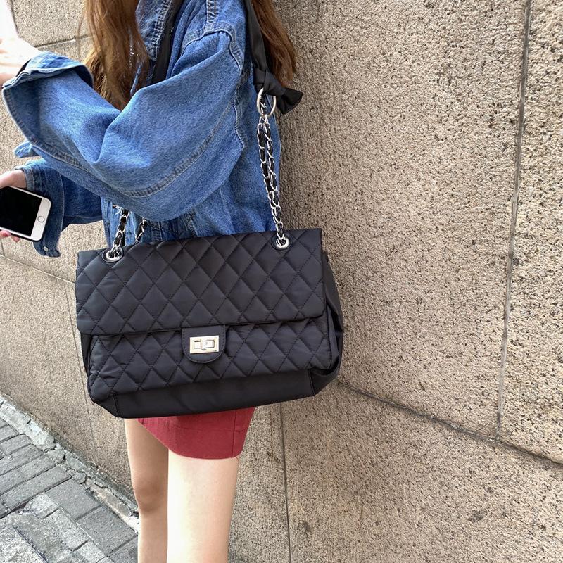 Fashion Brand Handbags Designers Luxury Handbags Women Diamond Check Shoulder Messenger Bags Female Large Capacity Chain Bag, Black
Fashion Brand Handbags Designers Luxury Handbags Women Diamond Check Shoulder Messenger Bags Female Large Capacity Chain Bag, Black