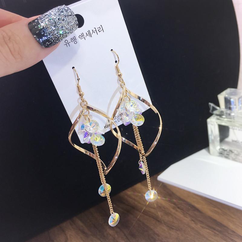 Trendy Geometric Women Dangle Earrings Personality Exaggerated Gold Long Drill Colored Zircons Earrings For Women Drops
Trendy Geometric Women Dangle Earrings Personality Exaggerated Gold Long Drill Colored Zircons Earrings For Women Drops