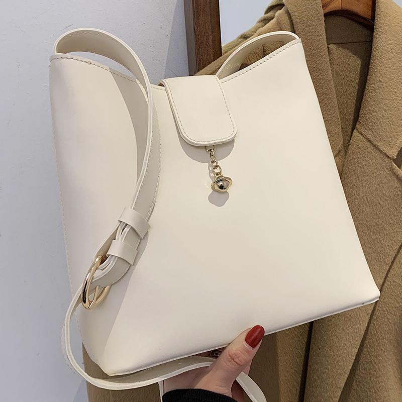 Portable PU Bucket Bag for Women Classic Rhinestone Leather Shoulder Handbag Lady New Holiday Shopping Crossbody Bags Sac A Main, Black
Portable PU Bucket Bag for Women Classic Rhinestone Leather Shoulder Handbag Lady New Holiday Shopping Crossbody Bags Sac A Main, Black