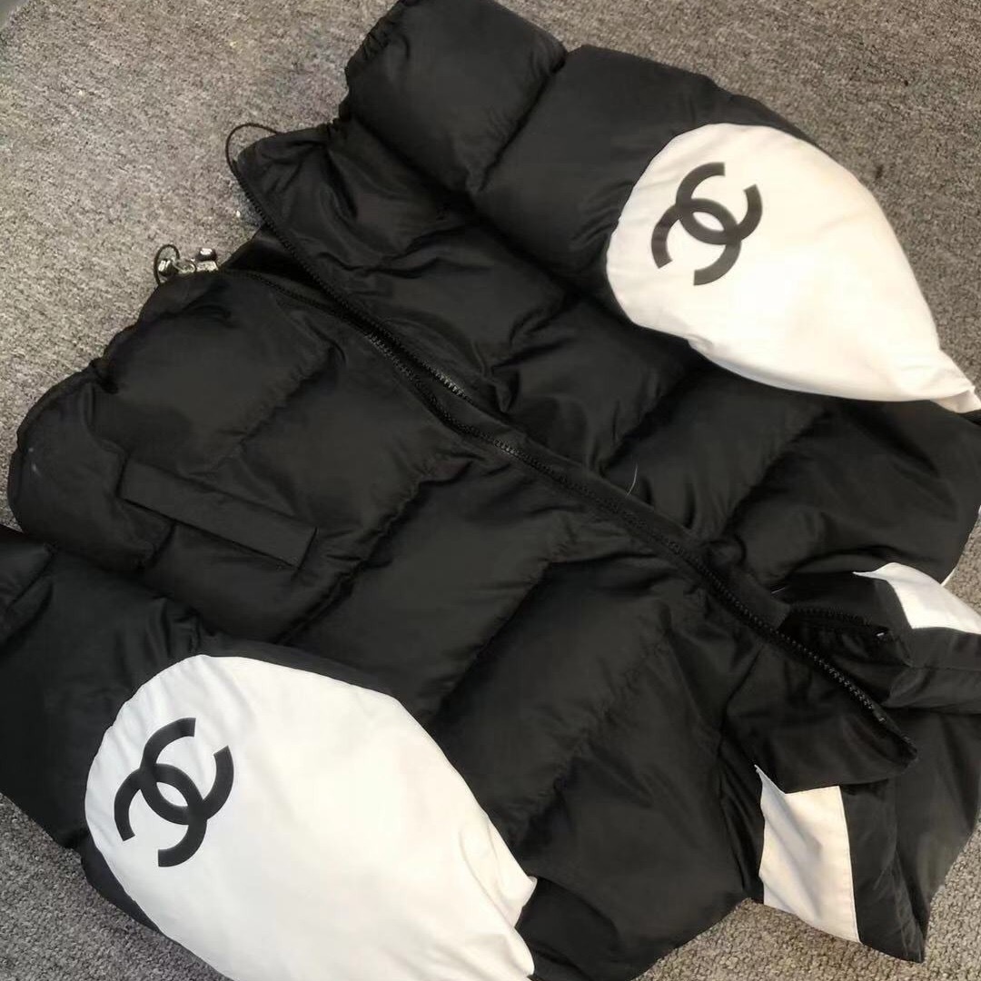 The new 2020 warm cotton-padded jacket for ladies is fashionable and comfortable. The loose version of the cotton-padded jacket is designed
The new 2020 warm cotton-padded jacket for ladies is fashionable and comfortable. The loose version of the cotton-padded jacket is designed