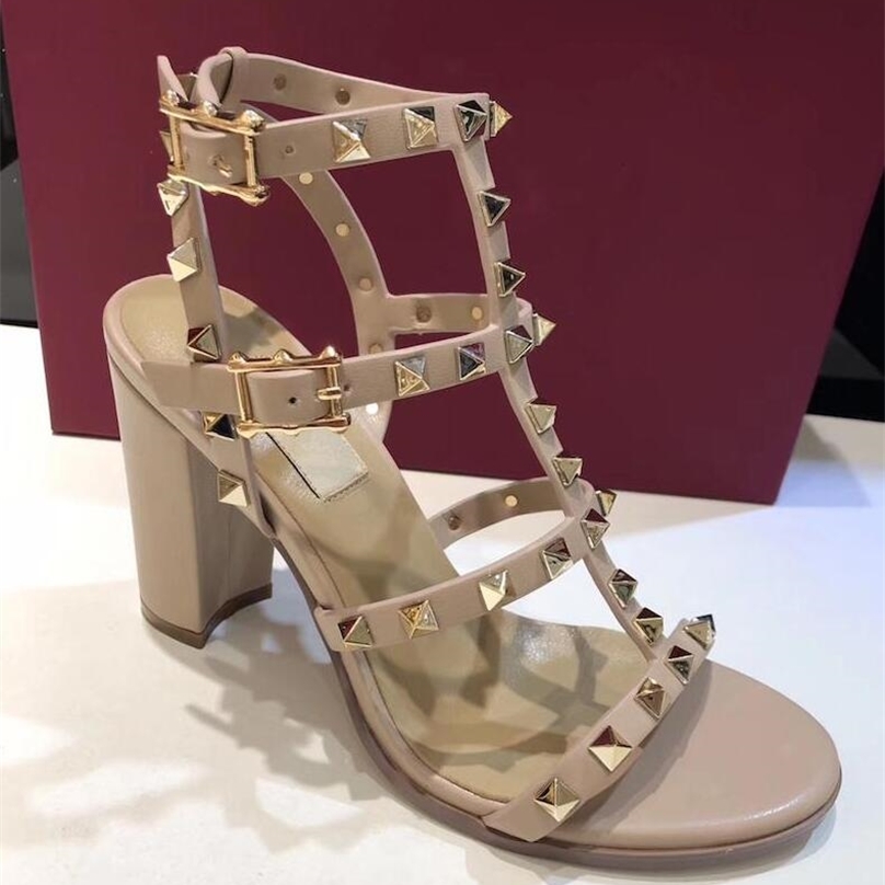 Women Leather Stud Sandals T-strap Sandal Summer High Heels Rivets Shoes Ladies Sexy Party Shoes 6cm 15colors with V Bags 220222
Women Leather Stud Sandals T-strap Sandal Summer High Heels Rivets Shoes Ladies Sexy Party Shoes 6cm 15colors with V Bags 220222